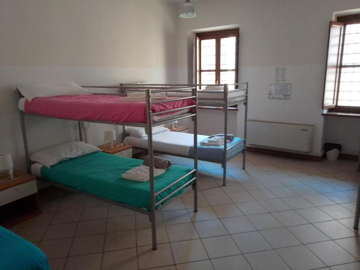 Albergo E Ostello Della Gioventu Biella Centro Storico Exterior foto