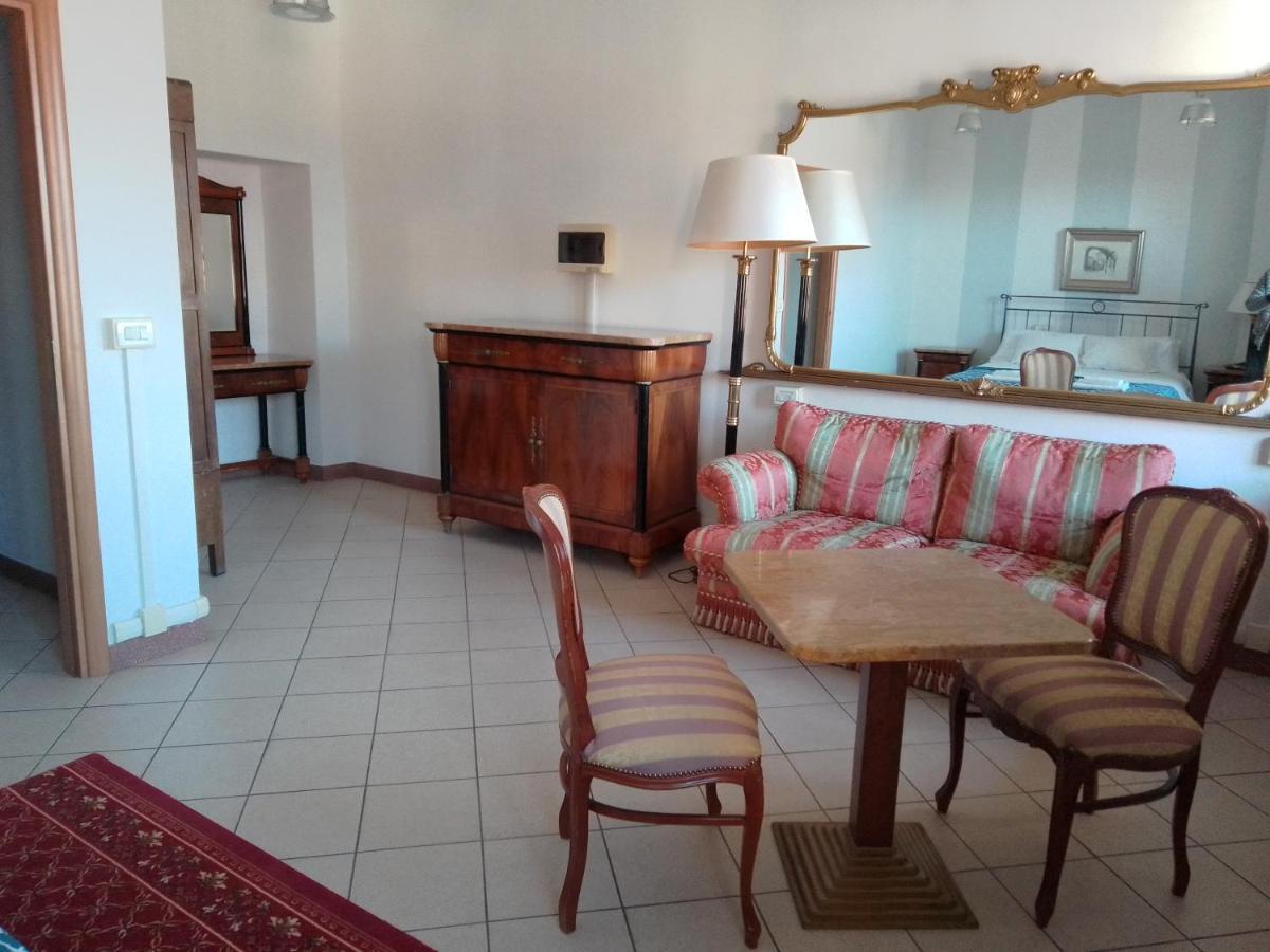 Albergo E Ostello Della Gioventu Biella Centro Storico Exterior foto
